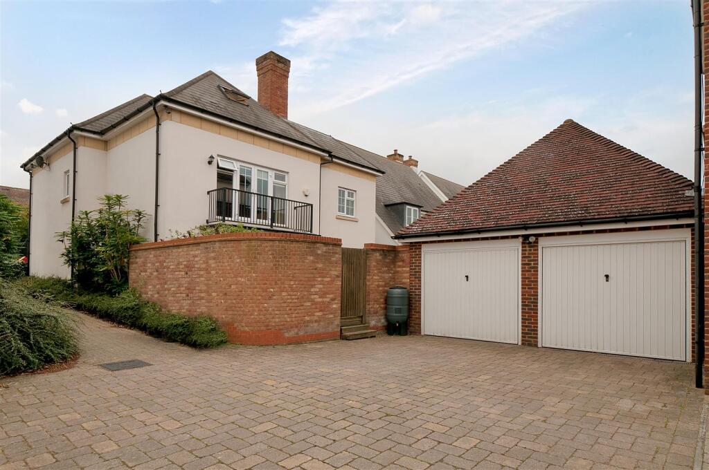 Double Garage &amp; Drive