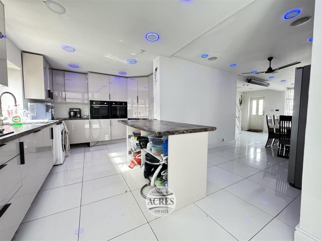 IMG_1550 (Large).jpg