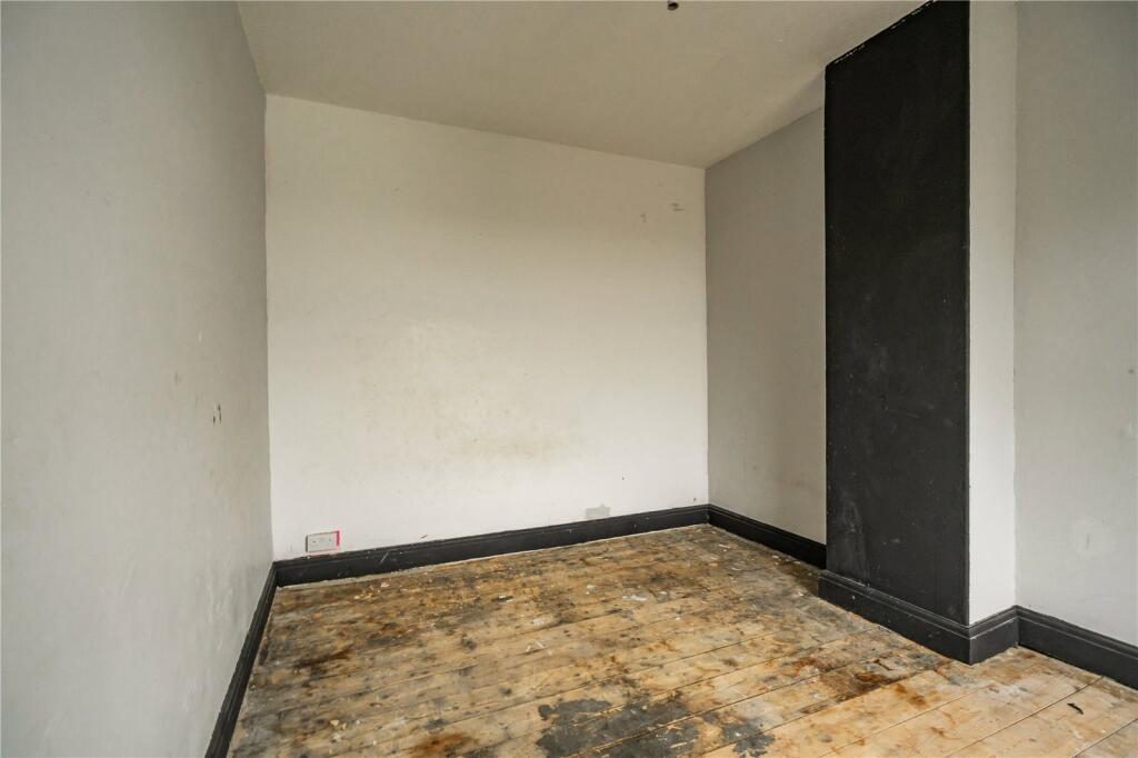 Bedroom 2 (2)