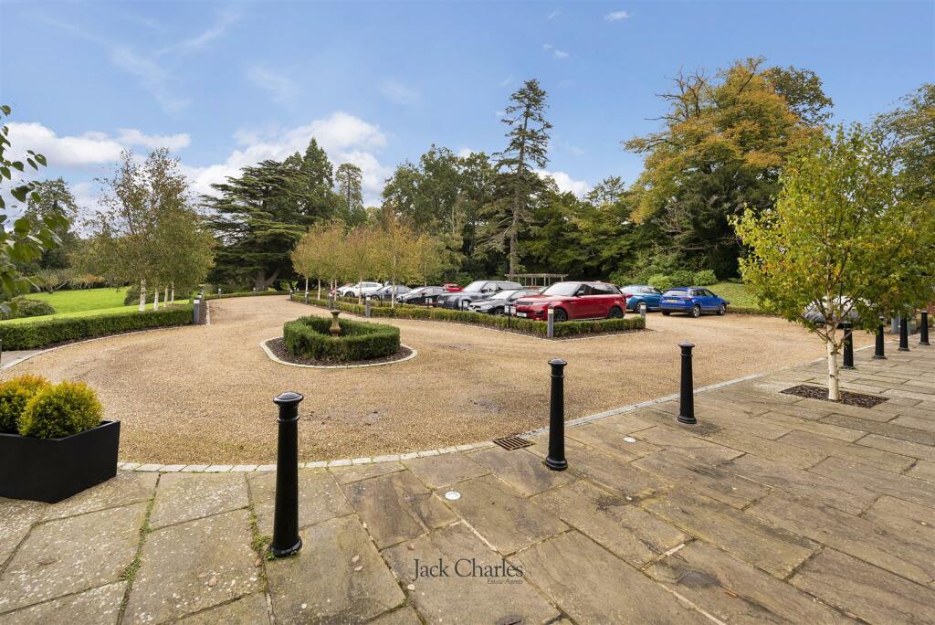 13 Lillesden House, TN18 4QG 005.jpg