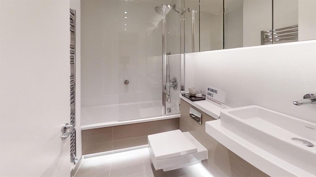 121-Upper-Richmond-Road-Putney-SW15-Bathroom 1.jpg