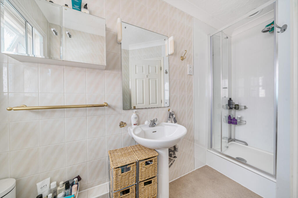 1328887-9-687e5a7...