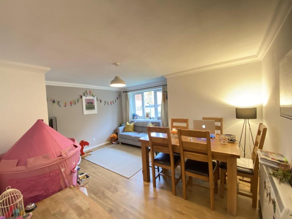 Dining area in lounge