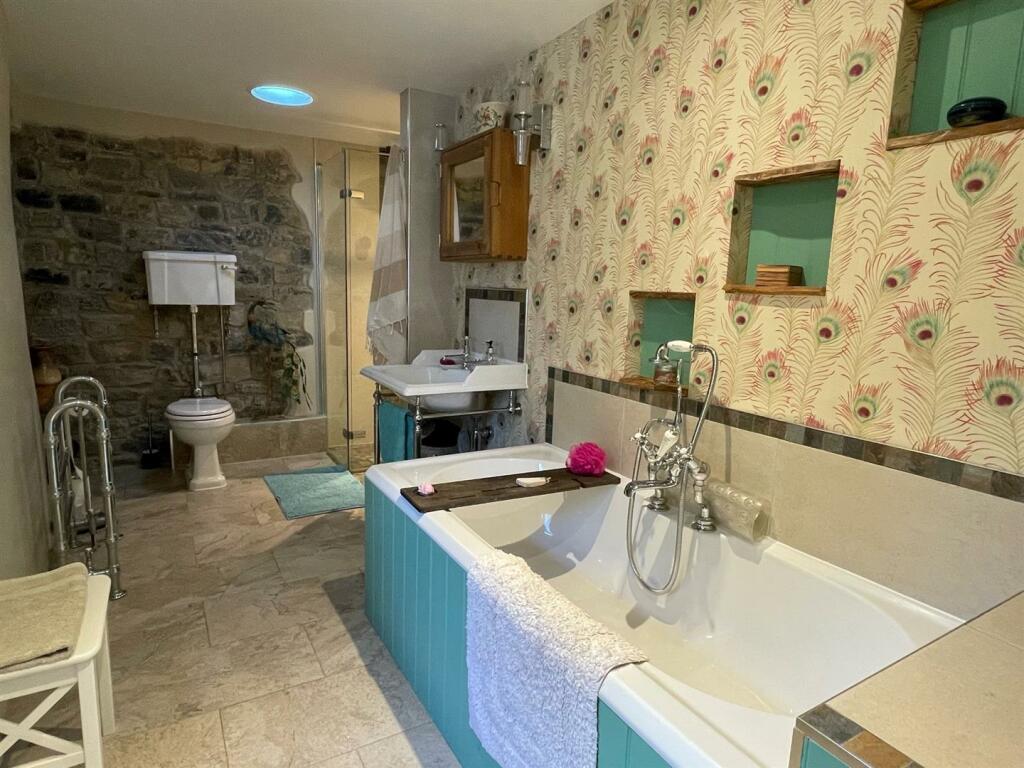 Bathroom.jpg