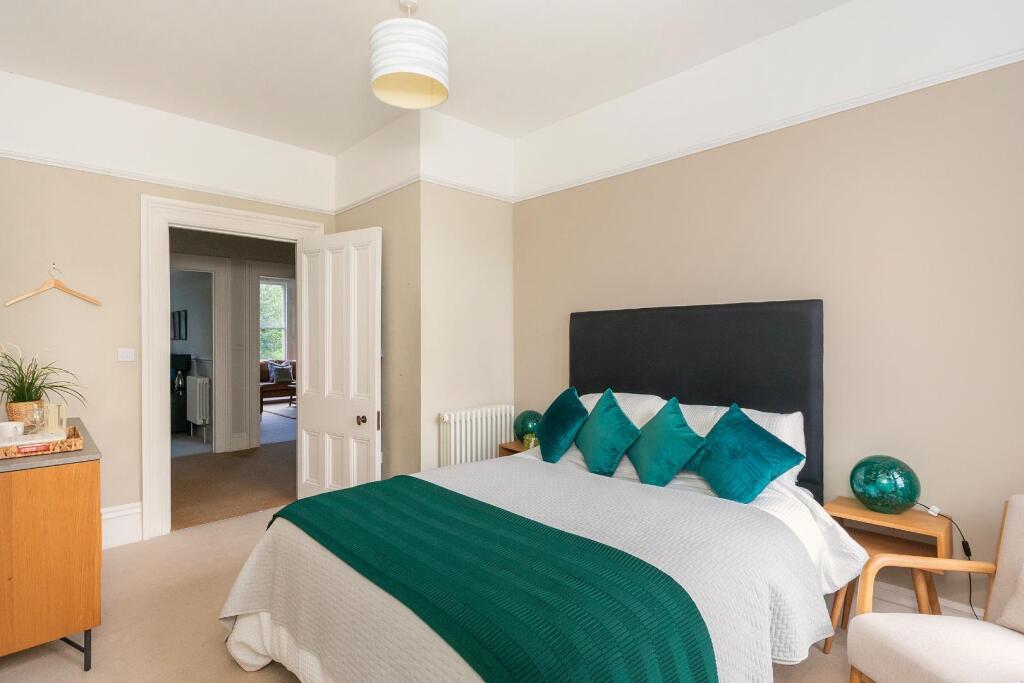 H1F2F0RRRD - Bedroom A.jpg