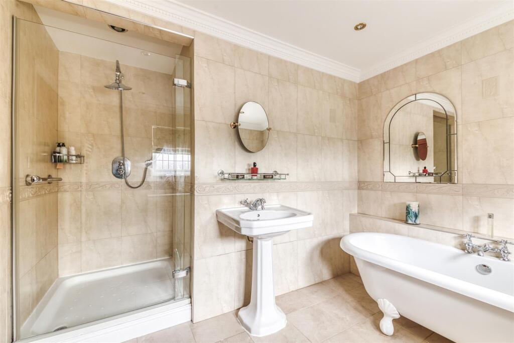 En-Suite Bathroom