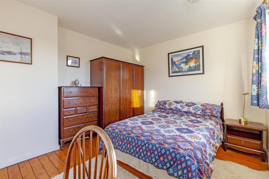 Bedroom 2-2.jpg