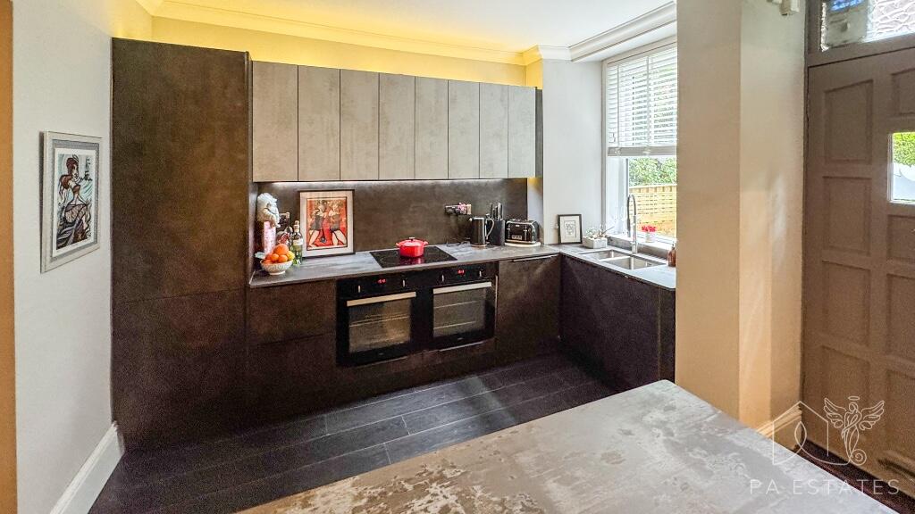 Breakfast bar.