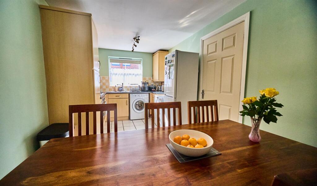 Fitted Dining Kitchen to Front