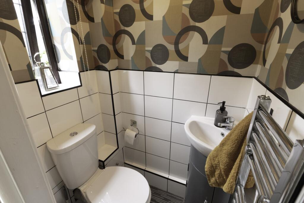 EweMove Estate Agents Scunthorpe - WC