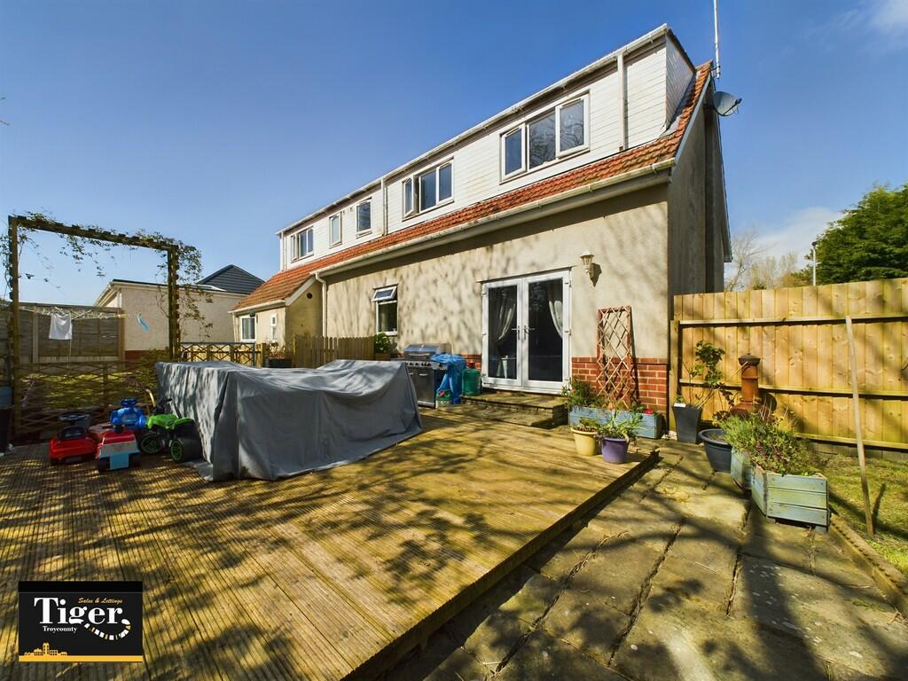 CAM02176G0-PR0223...