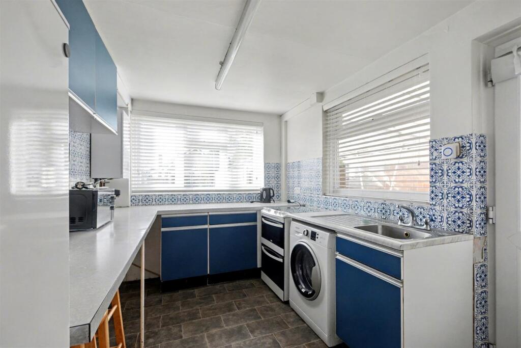 Kitchen_1.jpeg