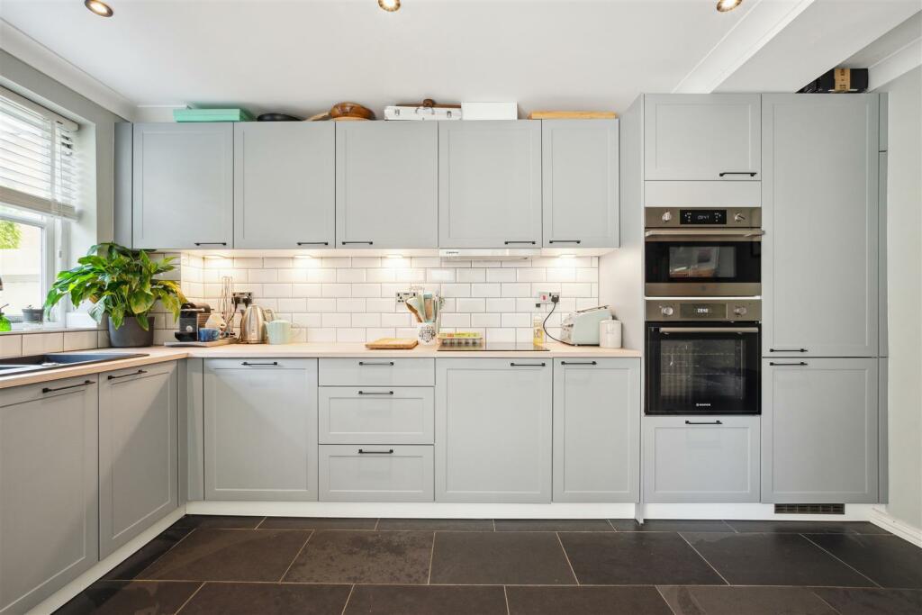 Oast Lodge, W4 - FOR SALE