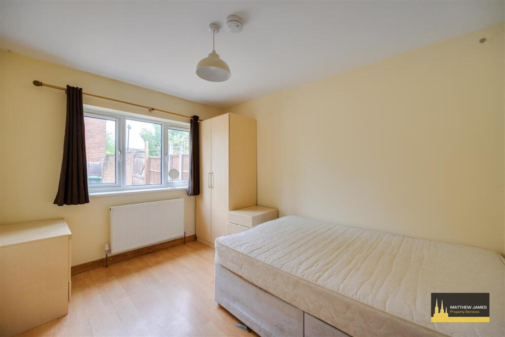 Lounge/ Bedroom