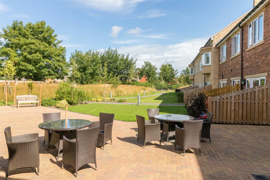 Mickle Hill-Outdoor Terrace.jpg