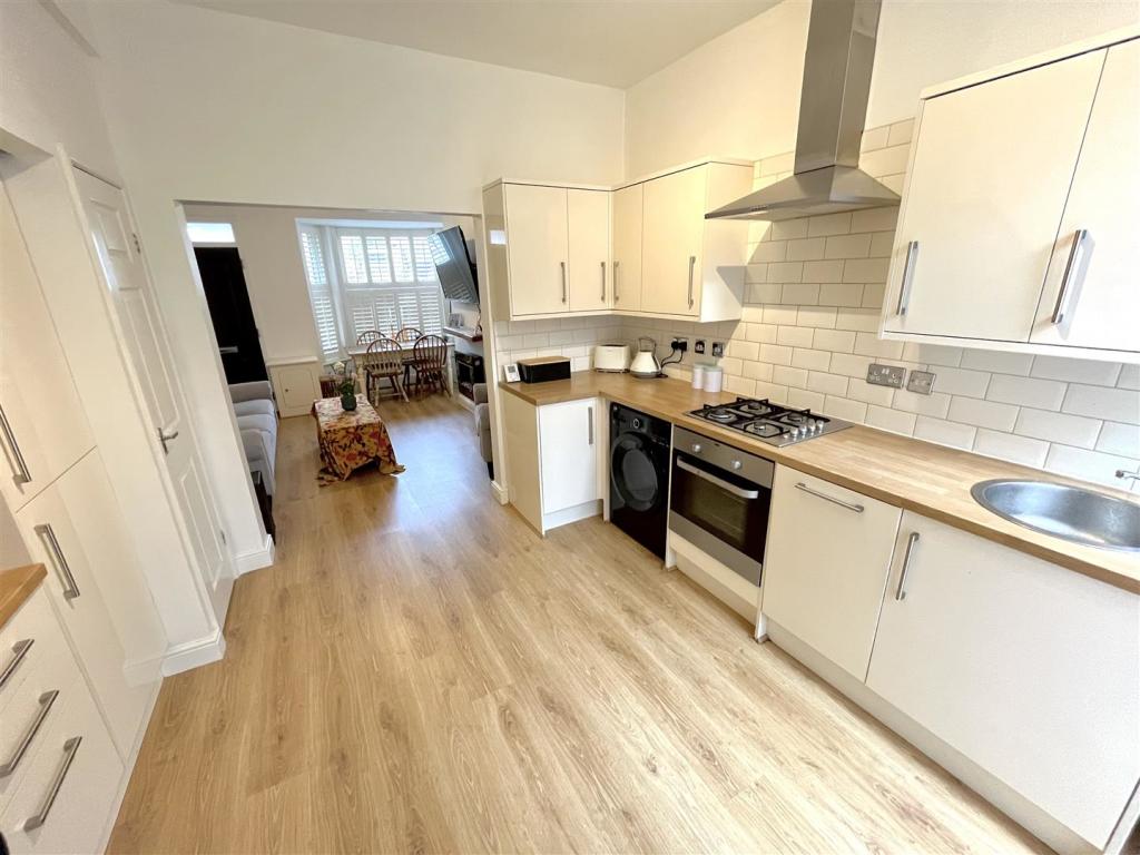 Kitchen Aspect 2.jpg