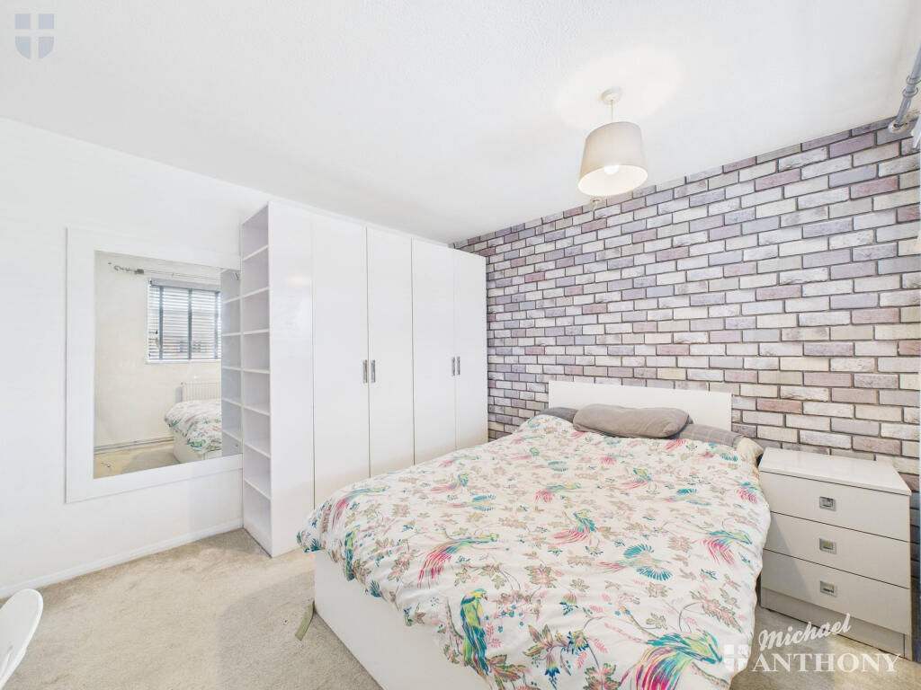 CAM03218G0-PR0779-STILL015