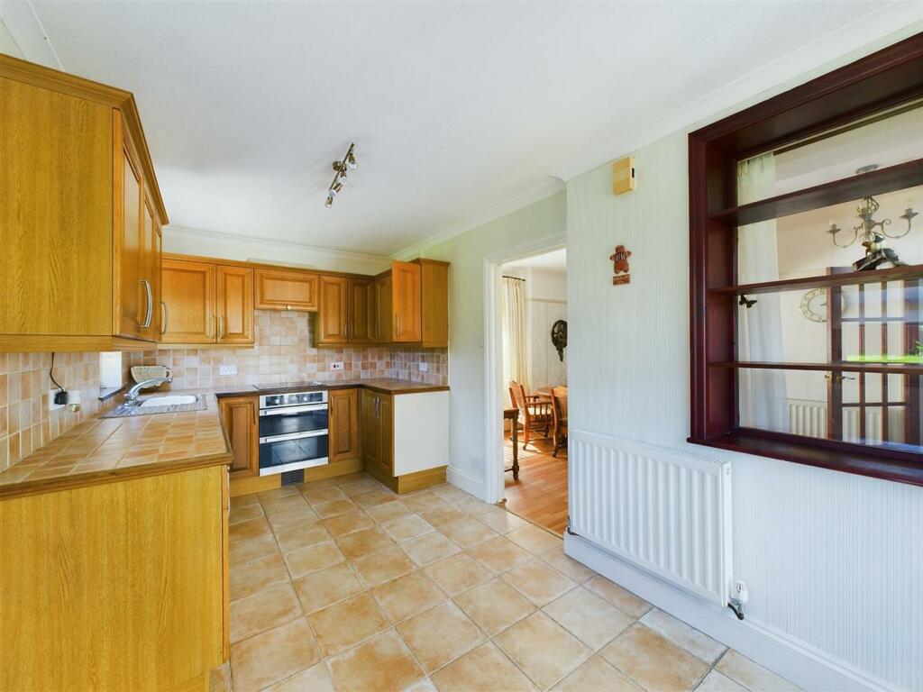 Kitchen Diner.