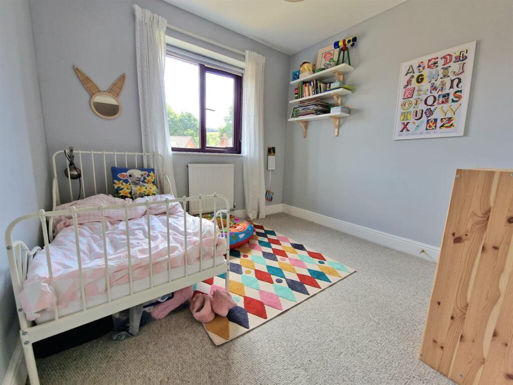 Bedroom 4.jpg