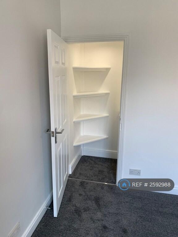 Bedroom 1 - Walk In Wardrobe