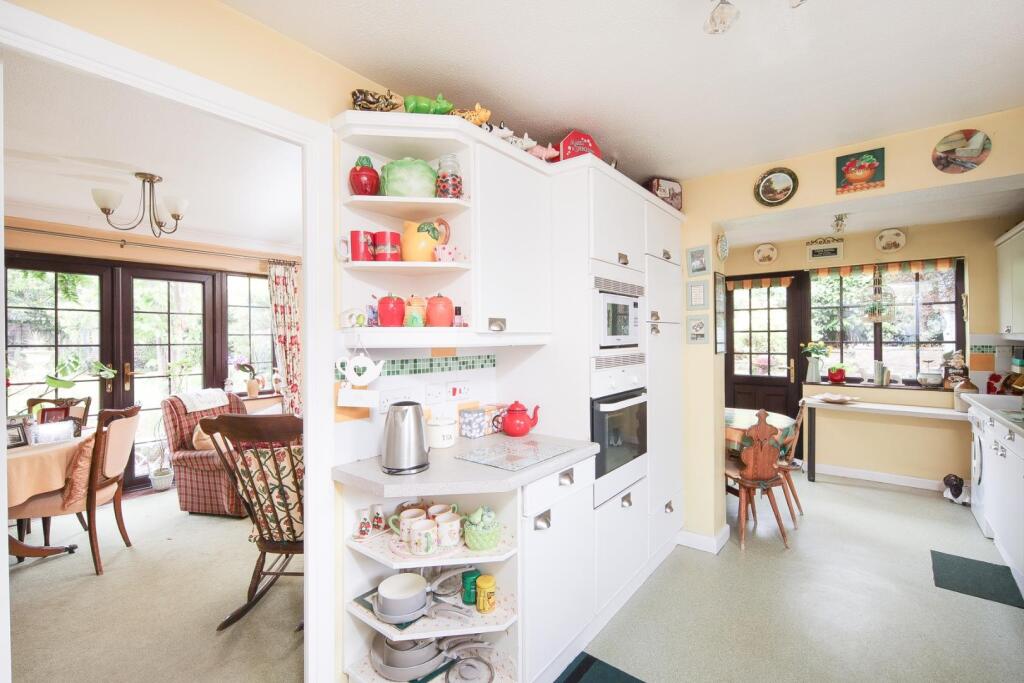 28 Wasperton Drive dining room and kitchen.jpg