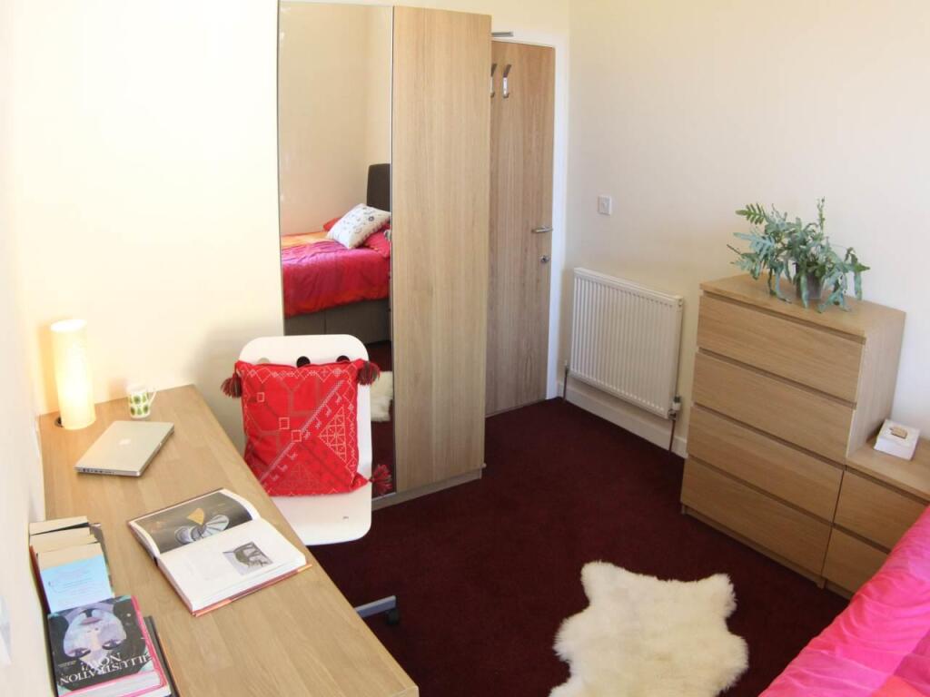 Chapel Flat 2 - Bedroom 1 - 2.JPG