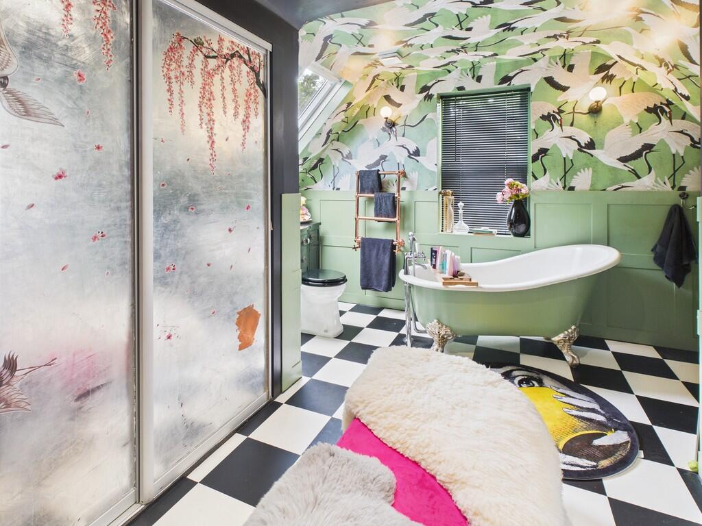 CAM05068G0-PR0032...