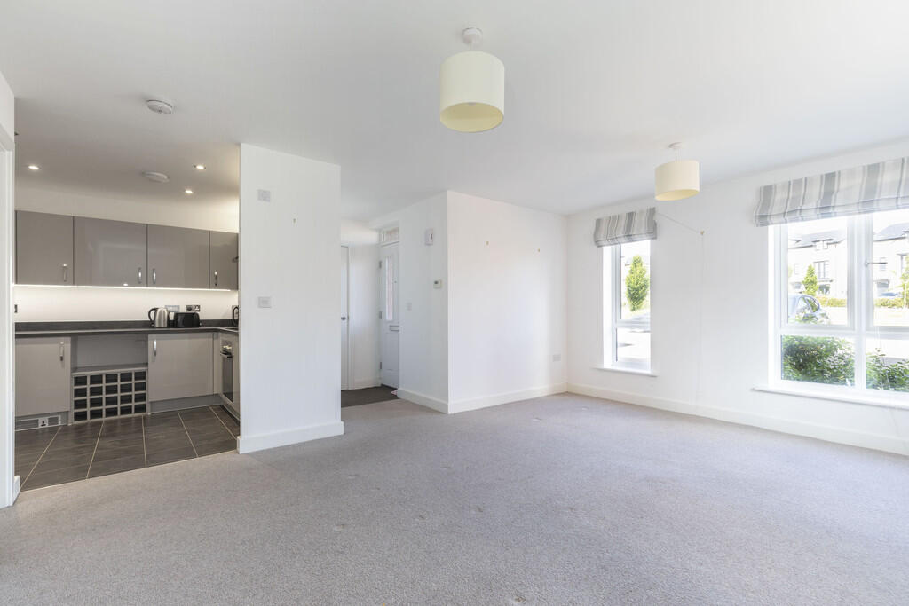 Flat 2, 2 Harvest...