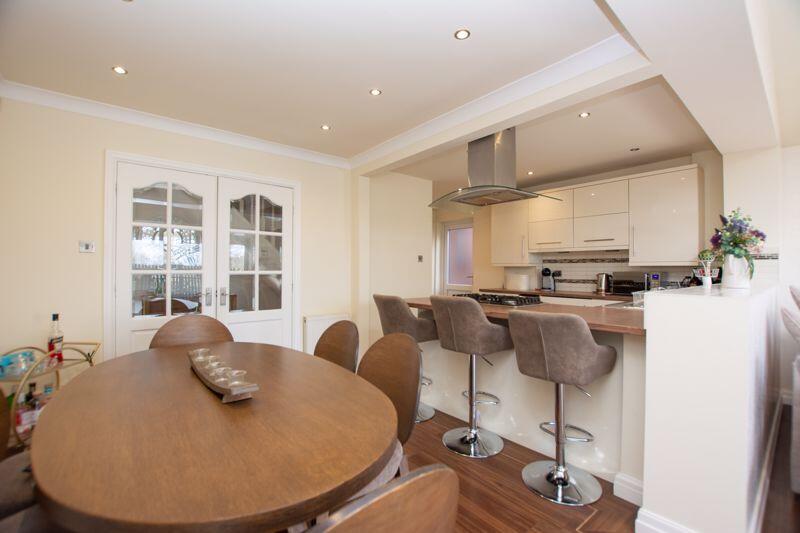 Kitchen/Dining