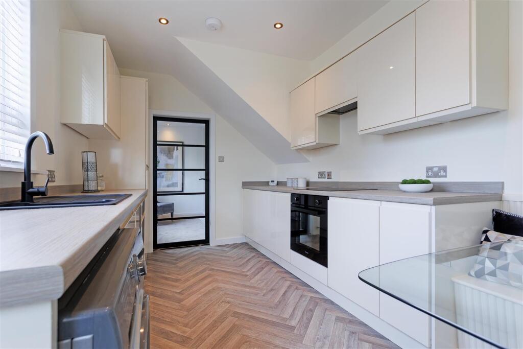 29 Churchill Cres 35.jpg