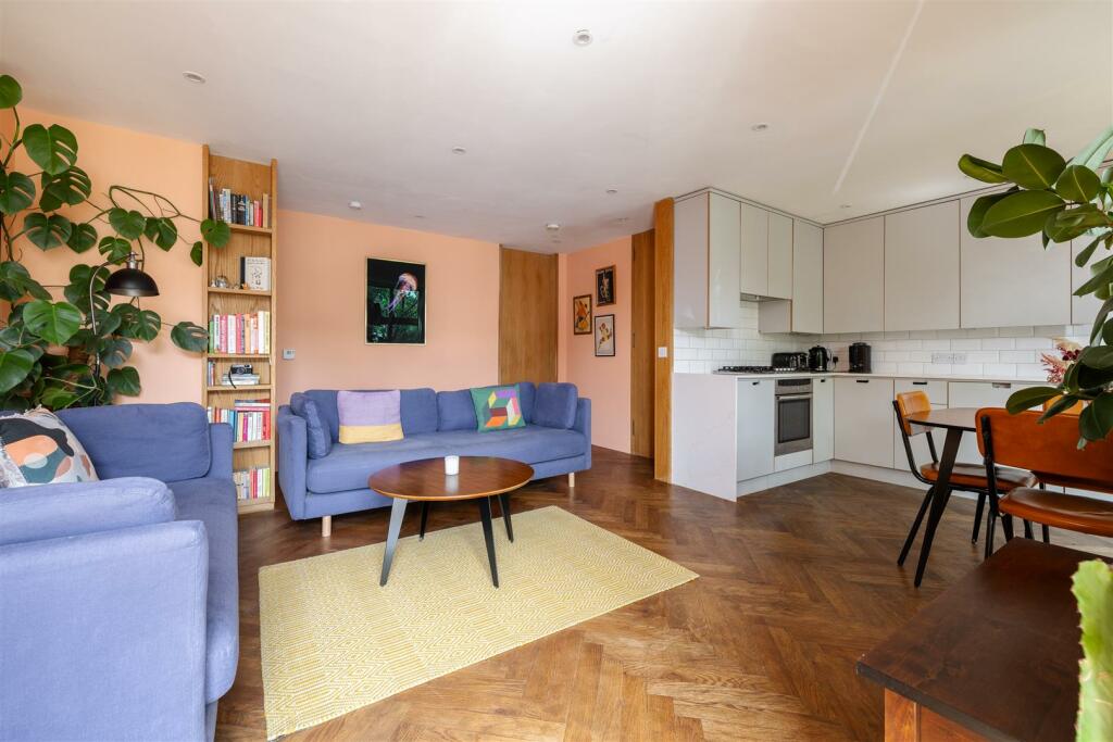 Huxley Road E10