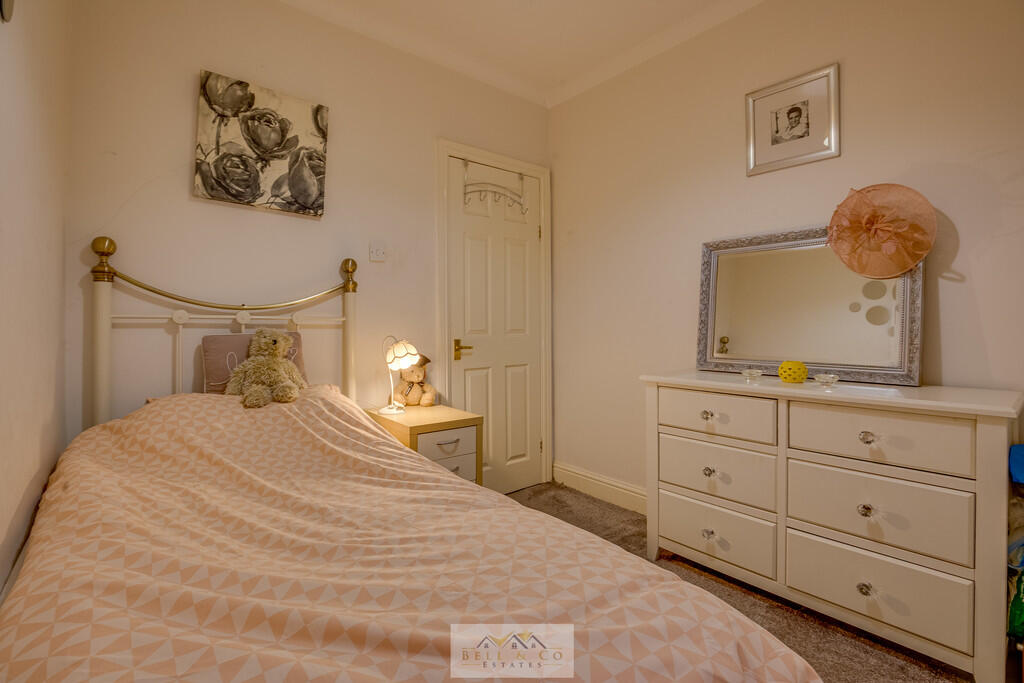 Bedroom 2.4