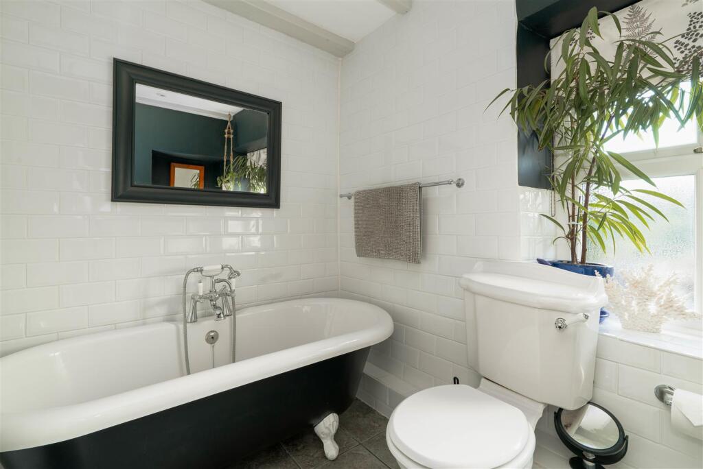Bathroom.jpg