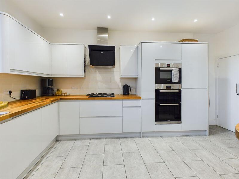 kitchen/breakfast room