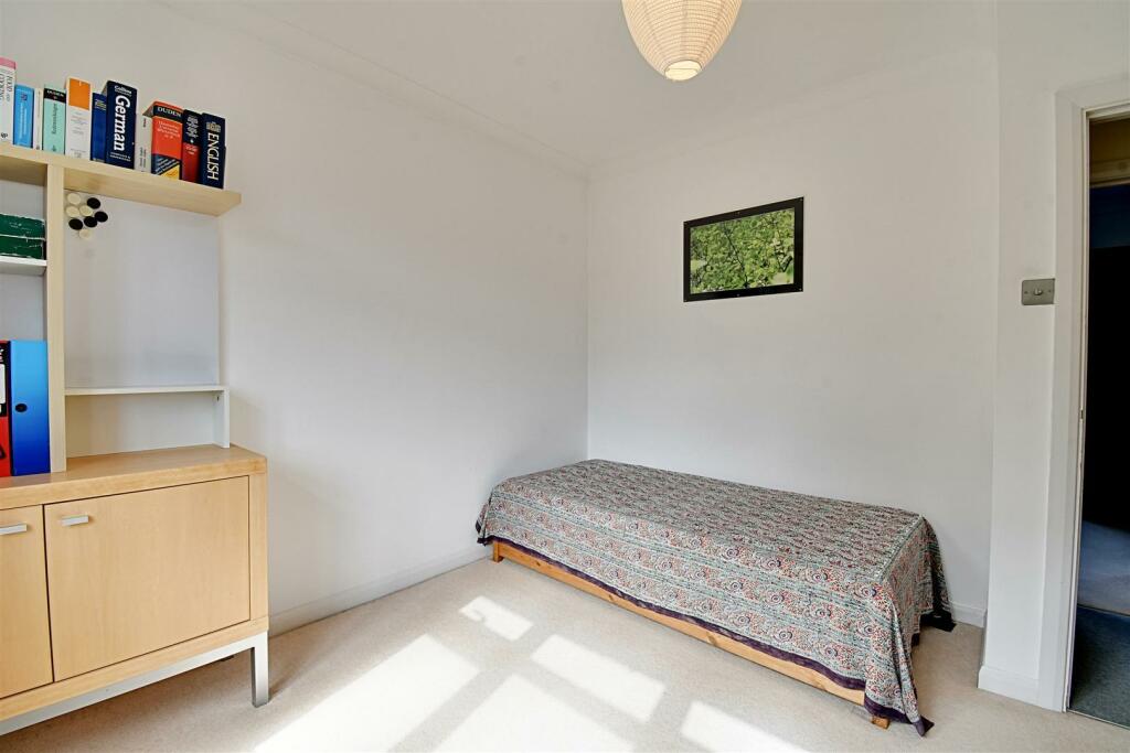 Bedroom 3_2.jpg