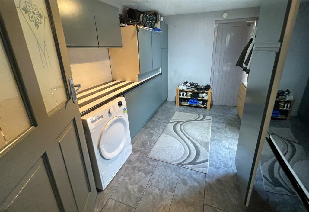 Utility Room.JPG