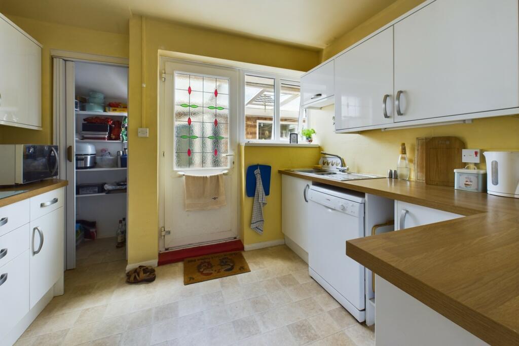 CAM02545G0-PR0192-STILL008