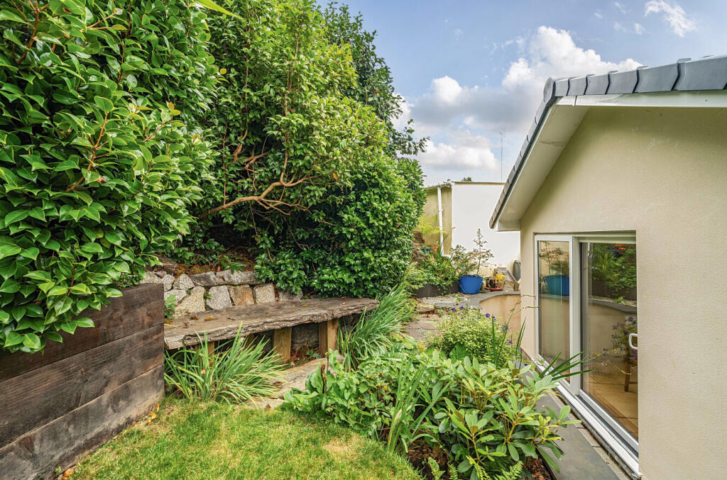 1343551-4-68a7290...