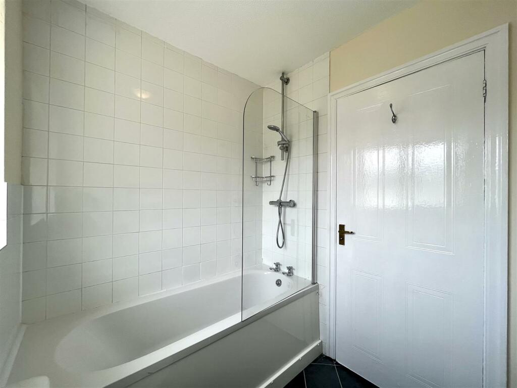 Bathroom Aspect 2