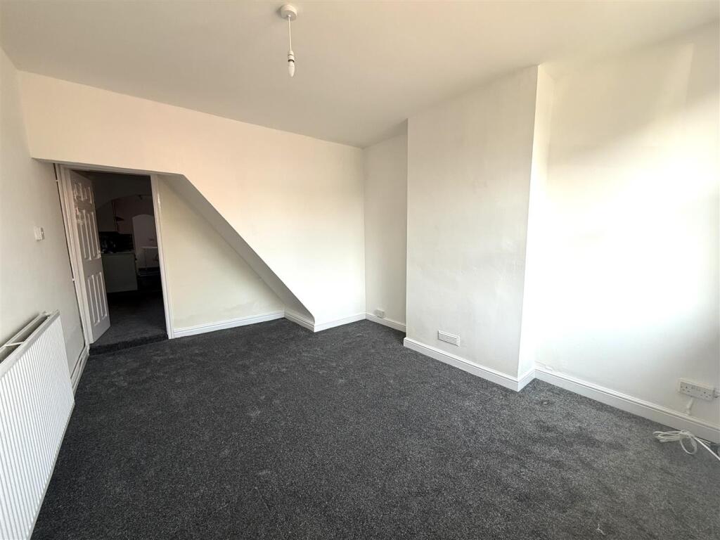 5 heath new lounge.jpeg