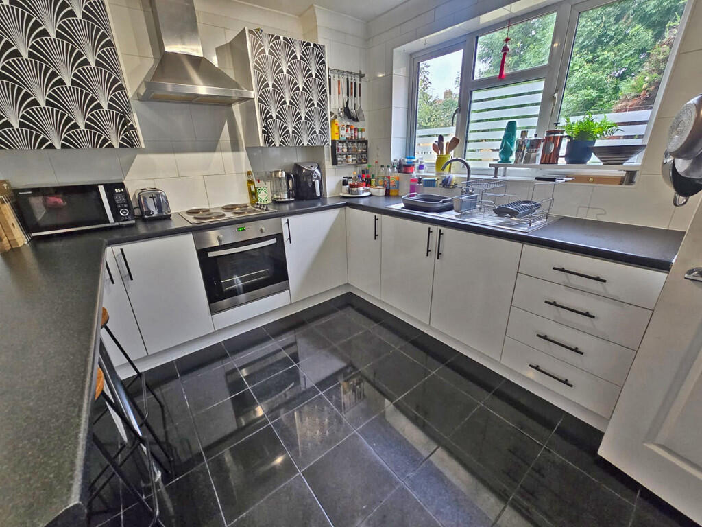 Kitchen (2)