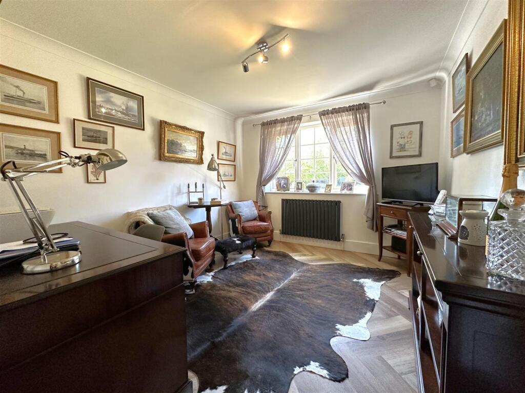 Study/ Family Room 268