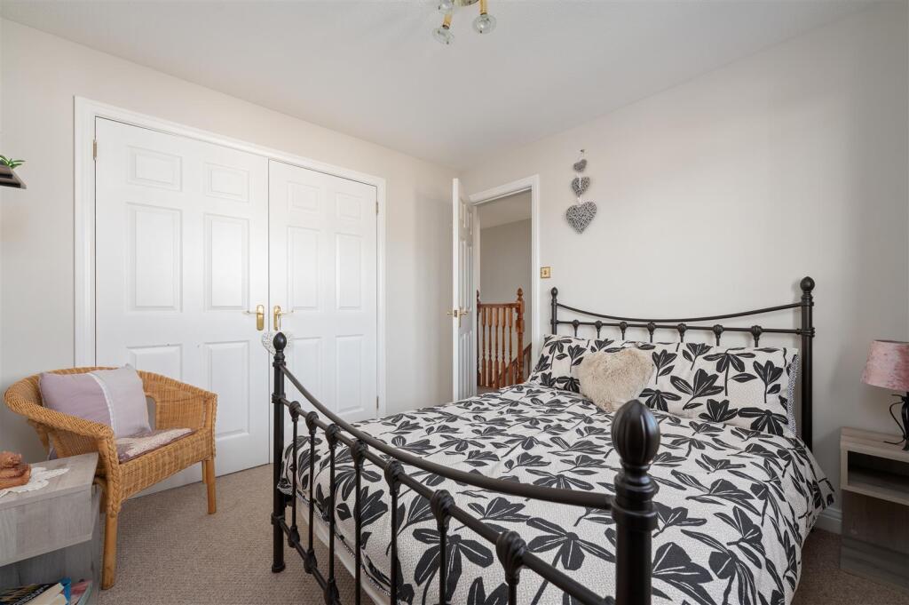 13 Westhall Crescent 026.JPG