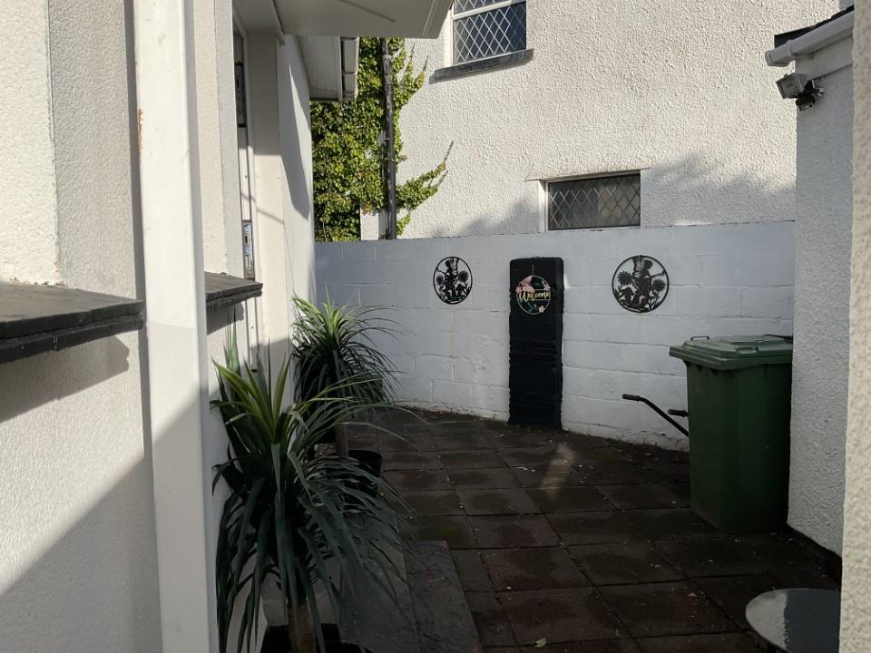 12 energlyn close side garden.jpg