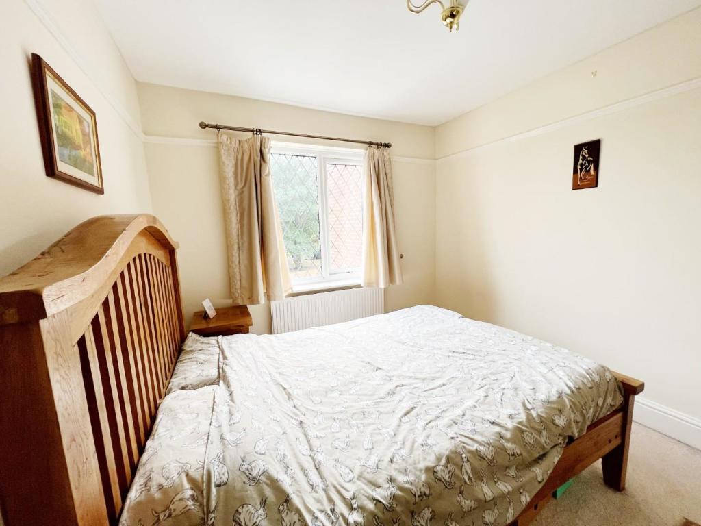 Bedroom 2 pic 1.jpg