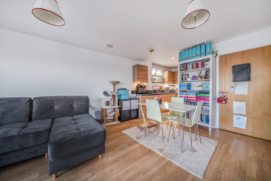 Lounge/Kitchen