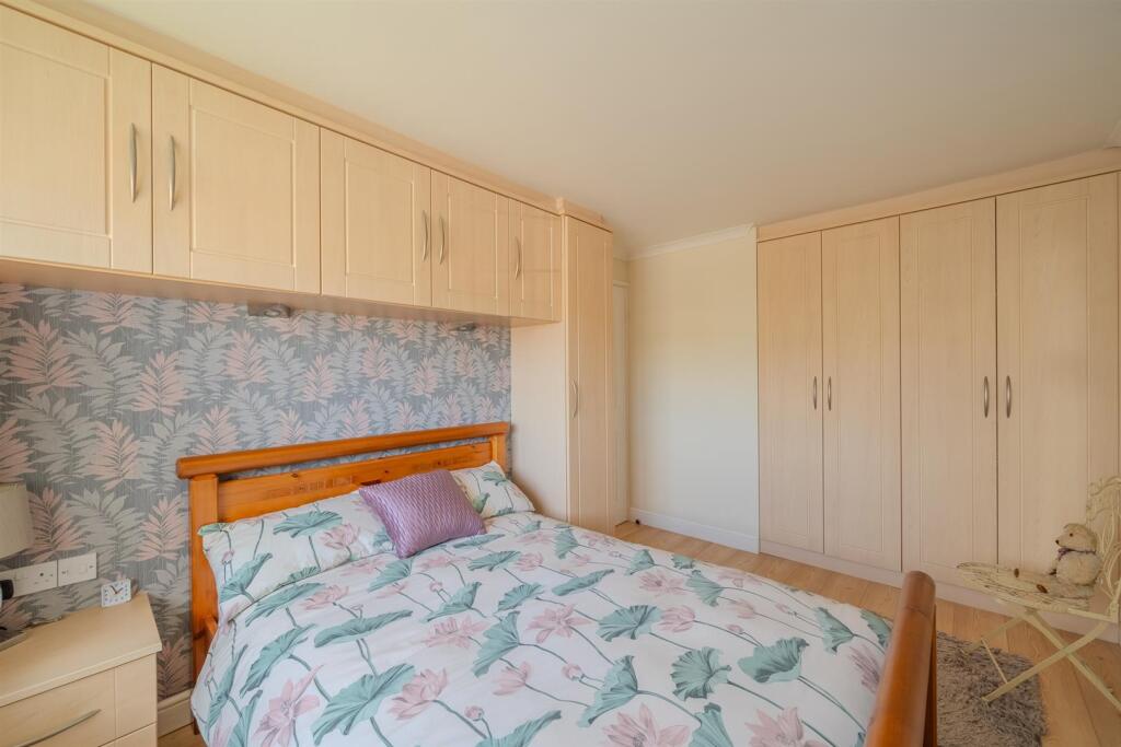 21 Pine Tree Road-2.jpg