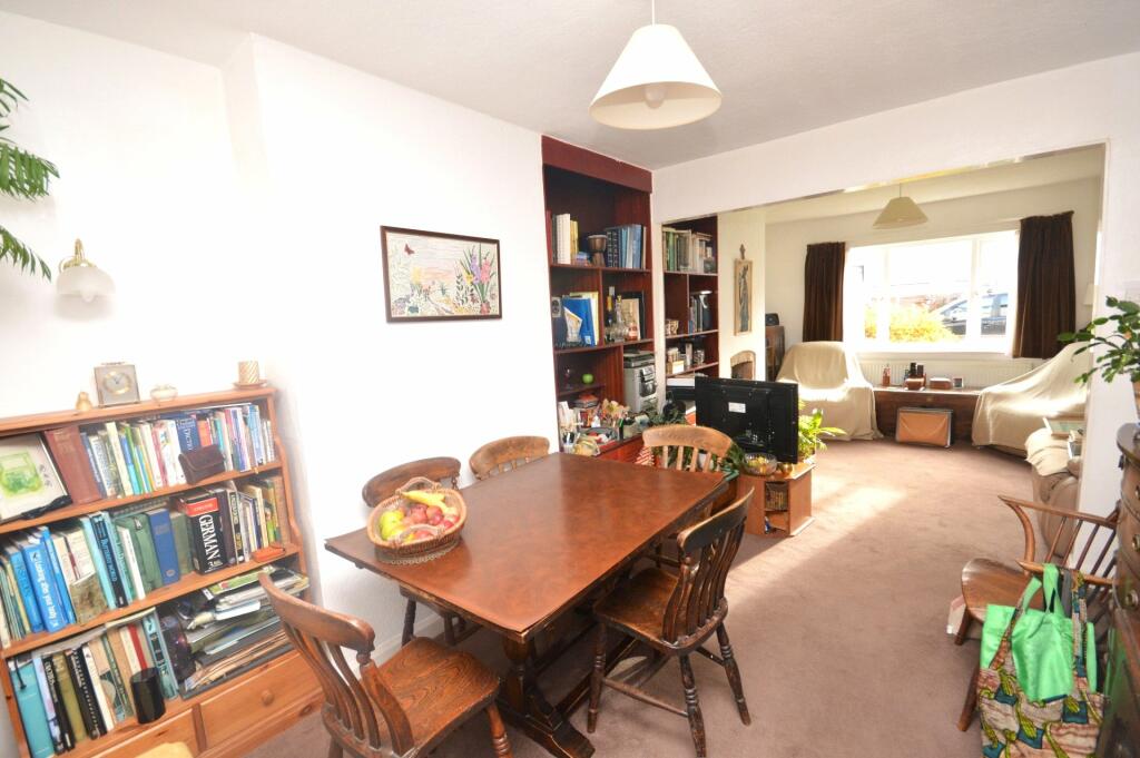 Dining/Lounge