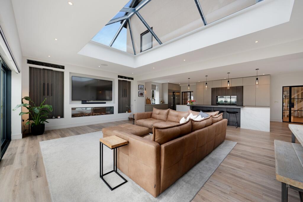 Kitchen / Lounge /  Diner