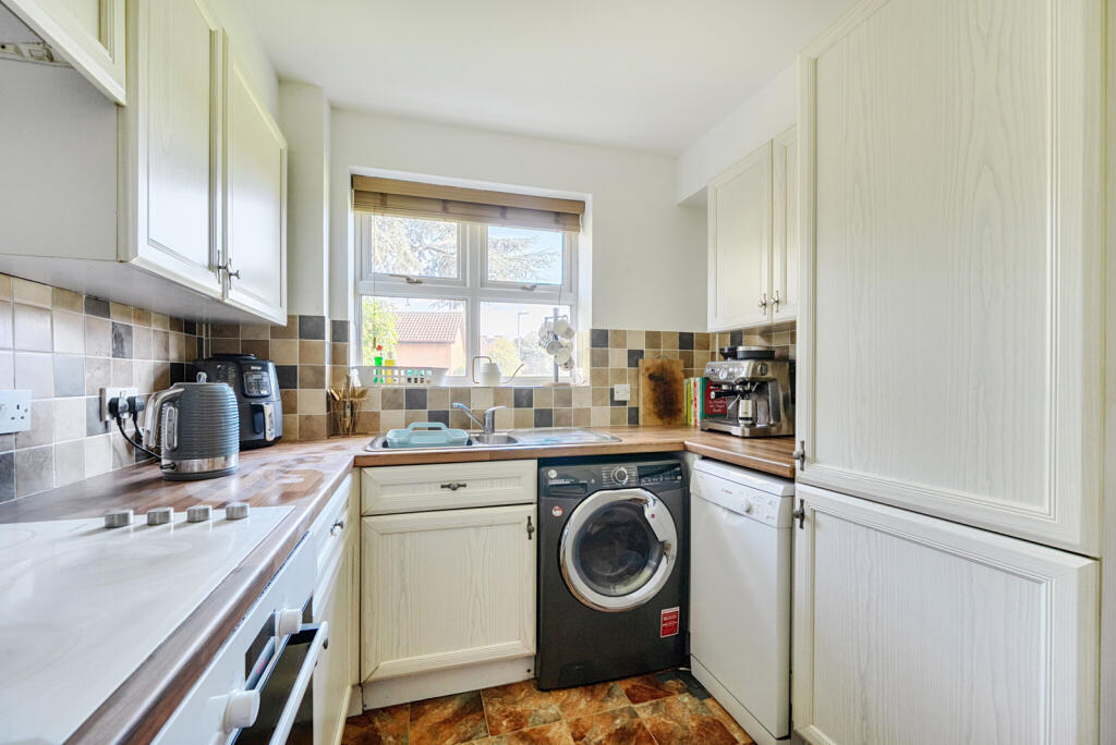 1363756-15-68f8bb...